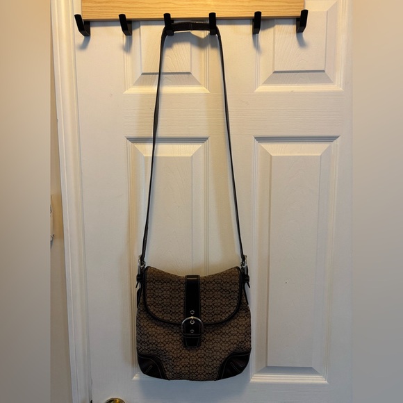 Coach VINTAGE F3K-6376 SoHo Mini Signature C Flap Crossbody Tan/Brown Bag EUC - Picture 2 of 16